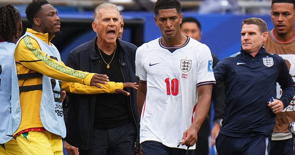 Ngôi sao đội tuyển Anh vi phạm luật mới của FIFA, lại lấy tay che miệng: Nguy cơ nhận án phạt nguội - hình ảnh - kjcbet.vip