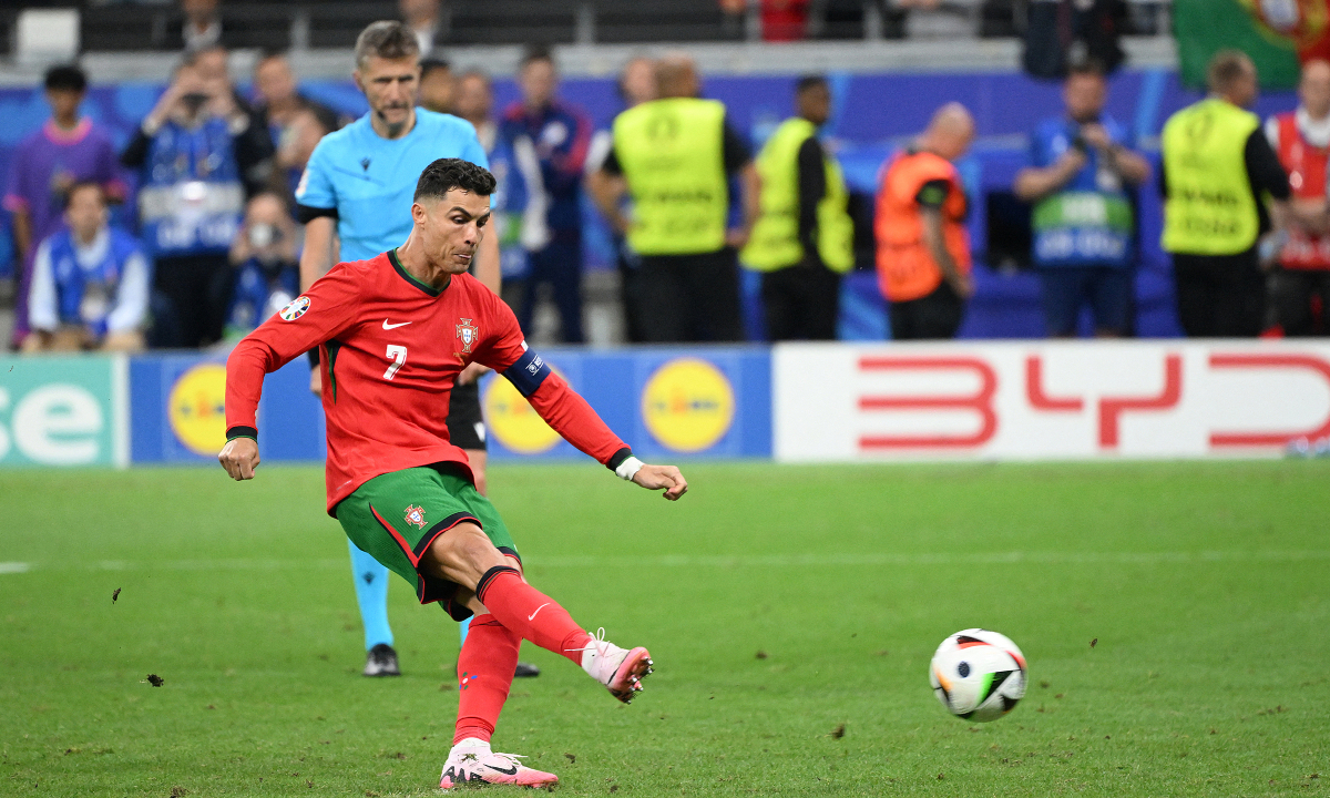 Casino trực tuyến Việt Nam và lời tiên đoán gây tranh cãi của cựu thủ quân Uruguay về Ronaldo - hình ảnh - kjcbet.vip