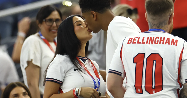 Chuyện ‘yêu’ tại World Cup 2026: Đội tuyển Anh cấm WAGs, còn Messi và Ronaldo thì sao? - hình ảnh - kjcbet.vip