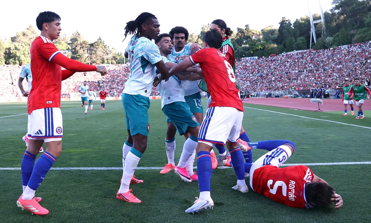 Tiền đạo Bồ Đào Nha tát đối thủ trong trận giao hữu trước World Cup: góc nhìn mới cho người chơi Việt - hình ảnh - kjcbet.vip