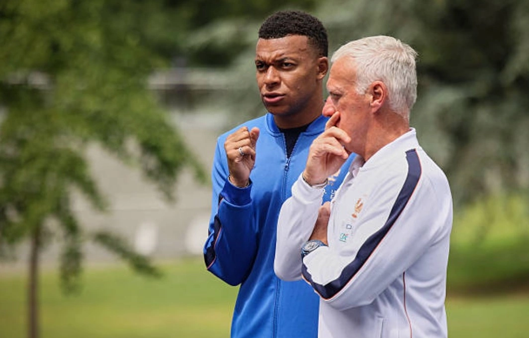 KJC cược thể thao: Deschamps tiết lộ lý do dùng Mbappe đá trung phong - hình ảnh - kjcbet.vip KJC cược thể thao: Deschamps tiết lộ lý do dùng Mbappe đá trung phong - hình ảnh - kjcbet.vip